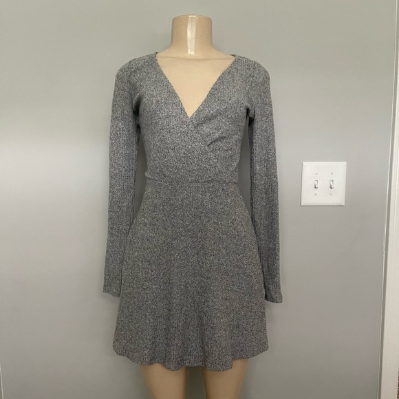*NWT* Hollister Dress - Size Small - Picture 1 of 3